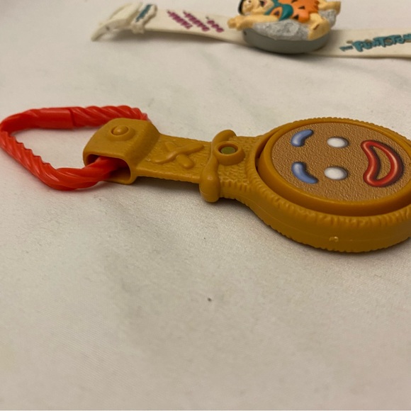 Kids Watch Lot Of 2 Untested Not Working Shrek Gingerbread Man & The Flintstones - Picture 6 of 9